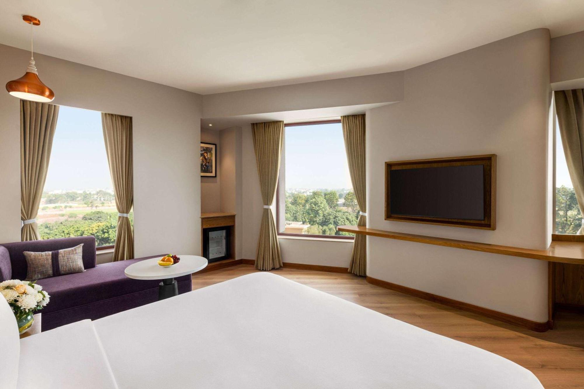 Ramada Encore By Wyndham Amritsar Airport מראה חיצוני תמונה