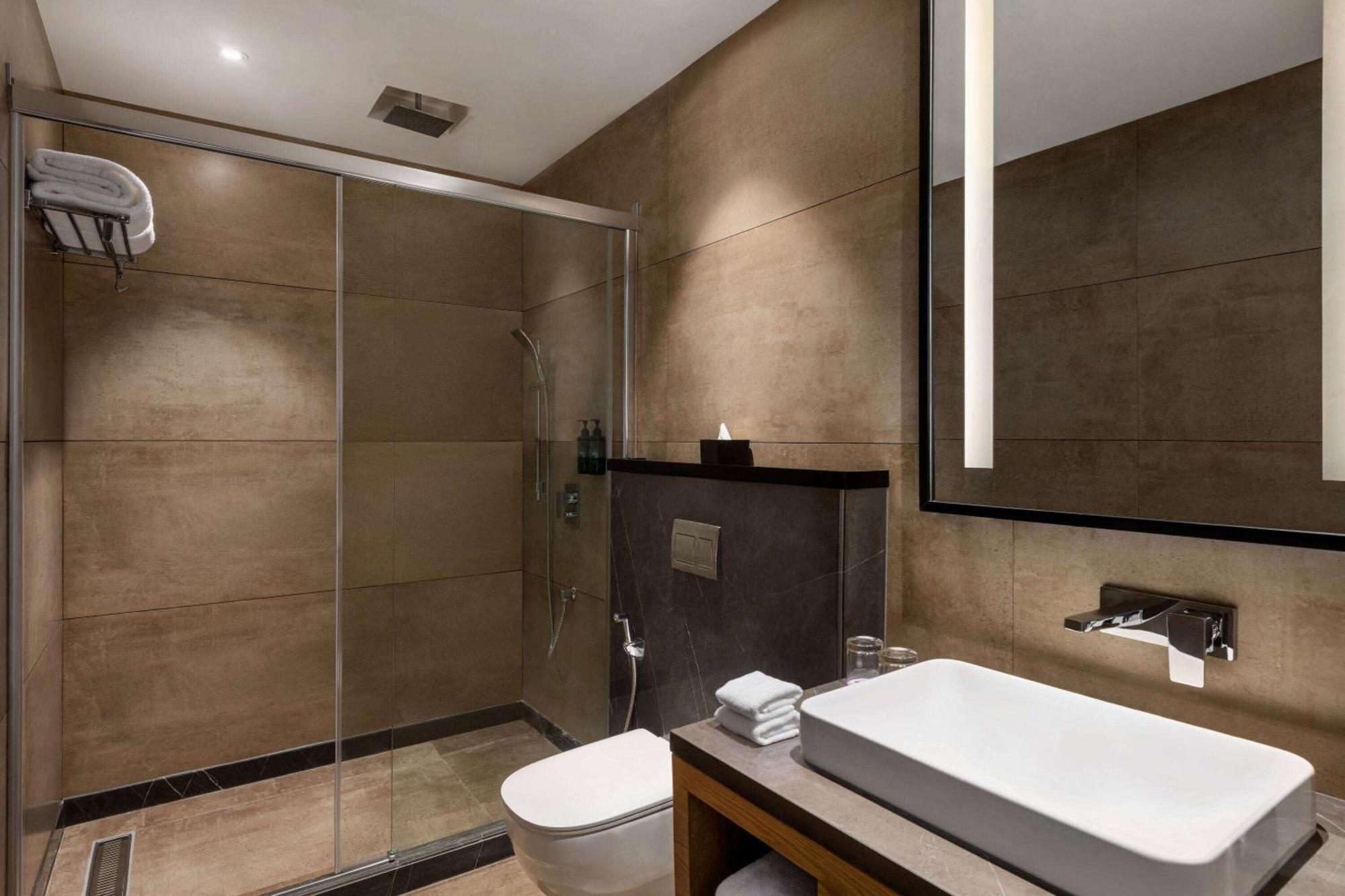 Ramada Encore By Wyndham Amritsar Airport מראה חיצוני תמונה