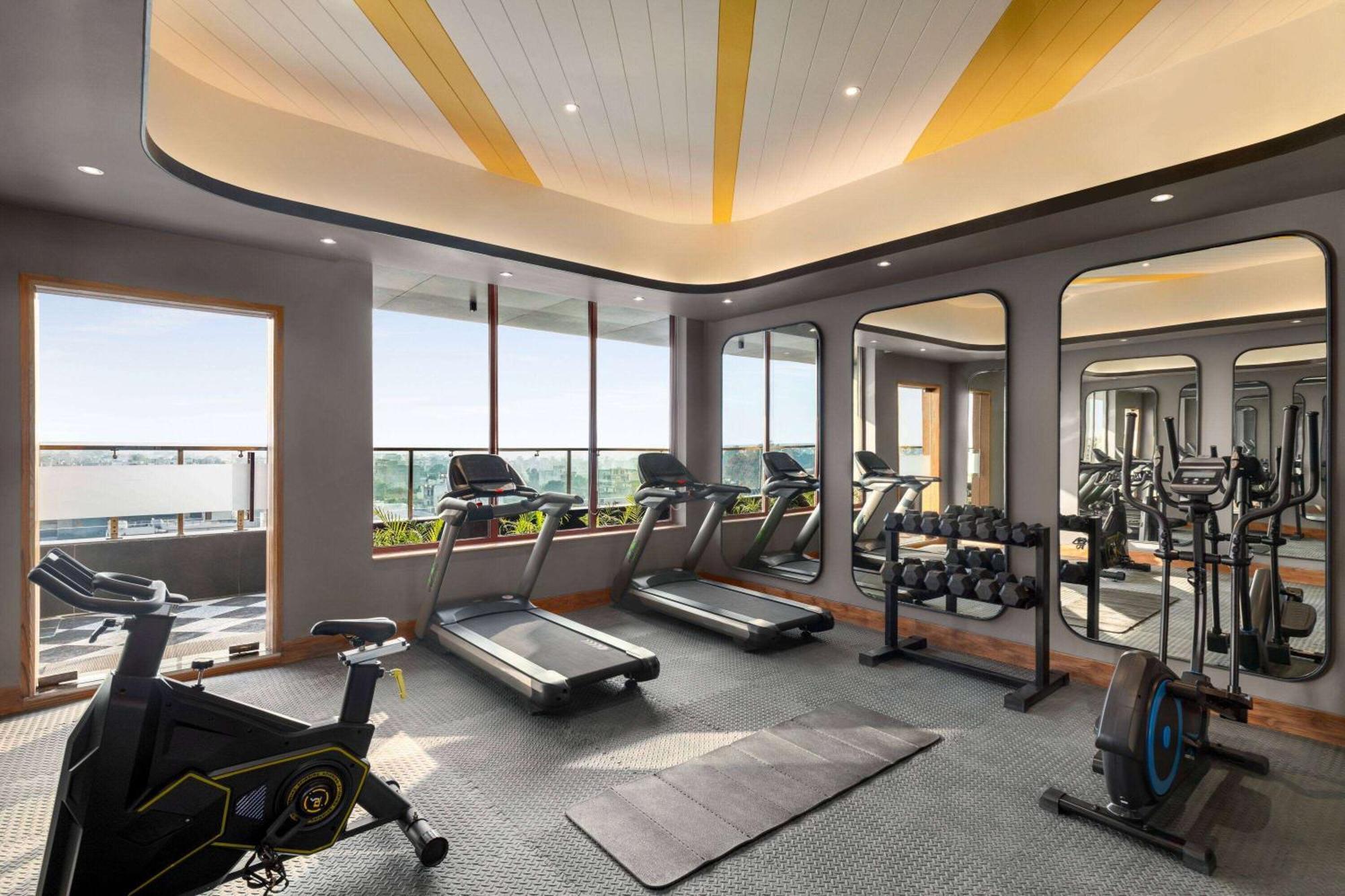 Ramada Encore By Wyndham Amritsar Airport מראה חיצוני תמונה
