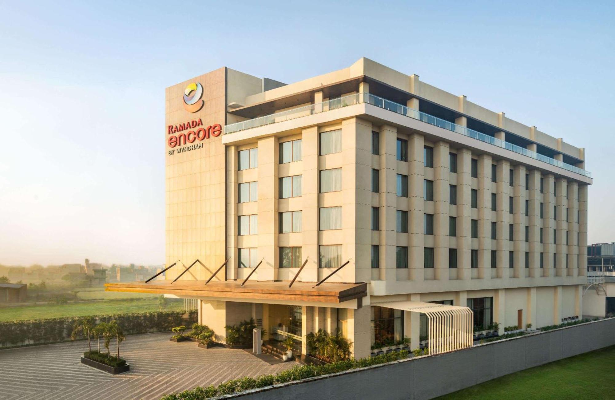 Ramada Encore By Wyndham Amritsar Airport מראה חיצוני תמונה